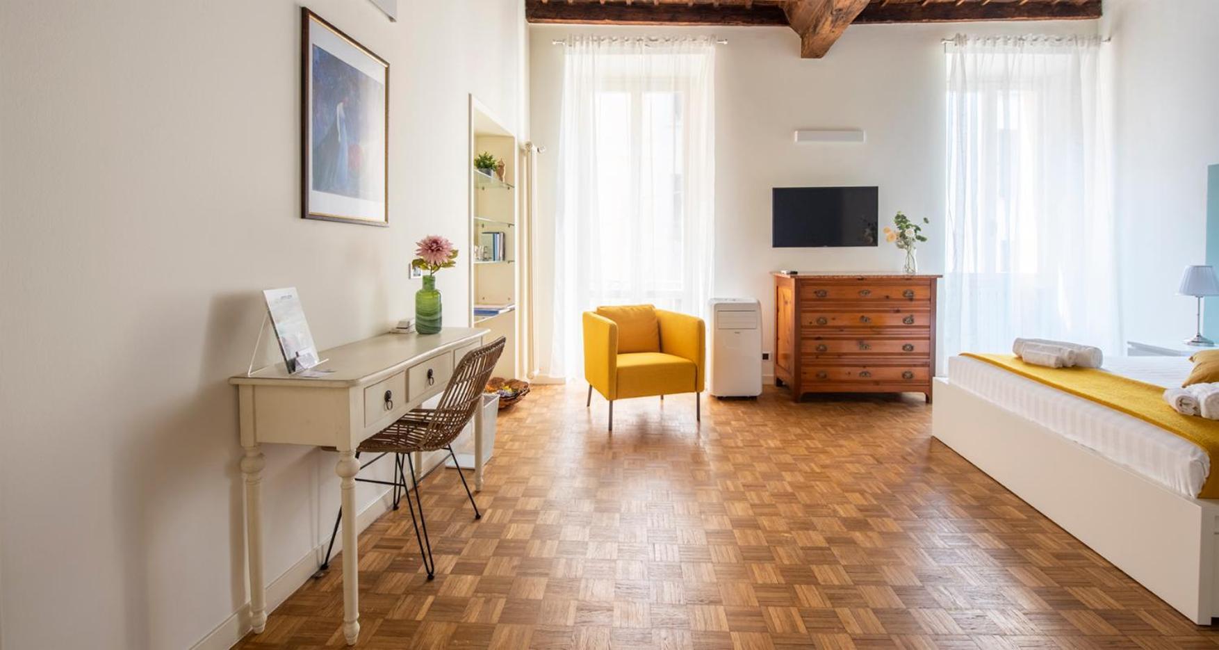Charming Joivy Flat Next To Duomo Di Côme Extérieur photo